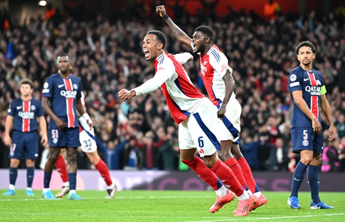 Arsenal đánh bại PSG một cách dễ dàng tại Emirates