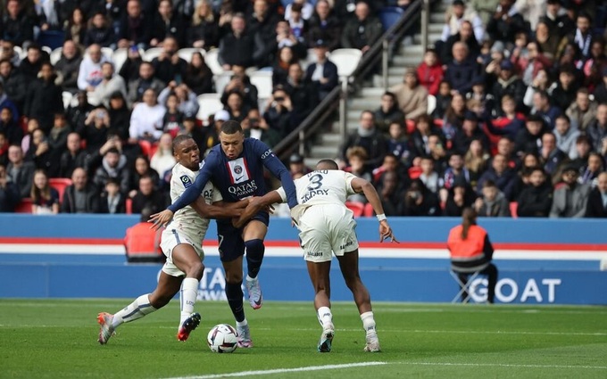 Mbappe từng là nỗi ám ảnh của Lille thời còn chơi bóng ở Pháp.