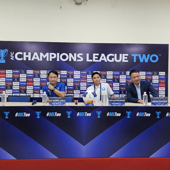 HLV Vũ Hồng Việt quyết tâm hướng tới 3 điểm tiếp theo tại AFC Champions League Two